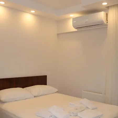 The Lavington Beach Hotel