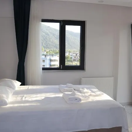 The Lavington Beach * Çınarcık