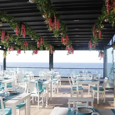 The Lavington Beach * Çınarcık