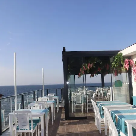 Отель The Lavington Beach Чынарджык