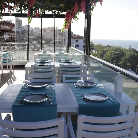 The Lavington Beach * Çınarcık