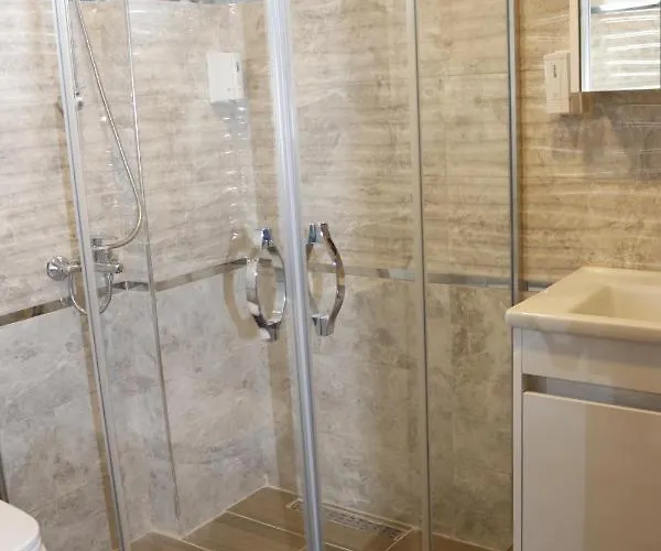 The Lavington Beach * Çınarcık