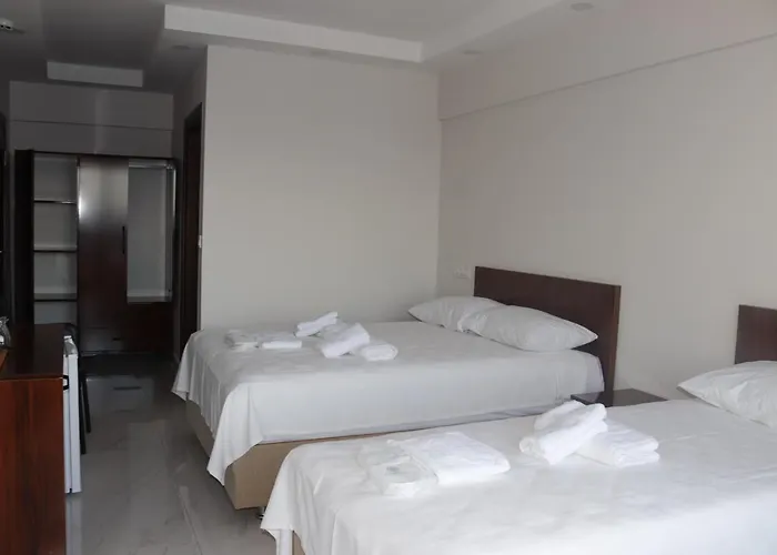 The Lavington Beach * Çınarcık