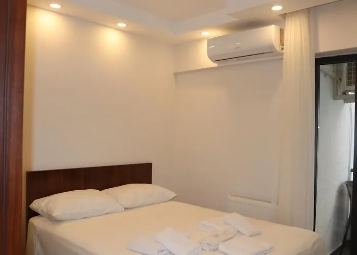 The Lavington Beach Hotel