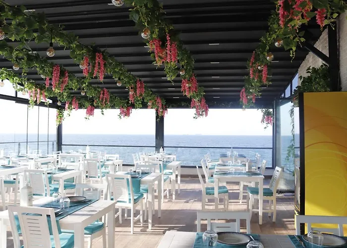 The Lavington Beach * Çınarcık