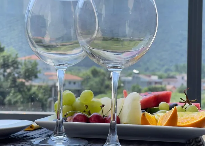 The Lavington Beach Hotel